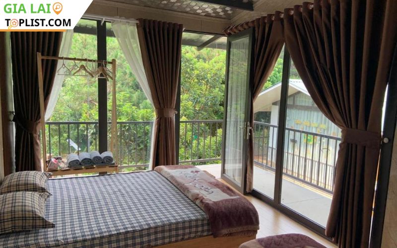 Lake View Homestay làng nằm bên hồ Diên Hồng