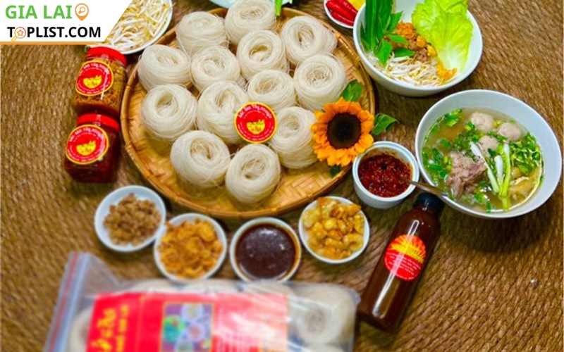 Set phở khô mua về làm quà