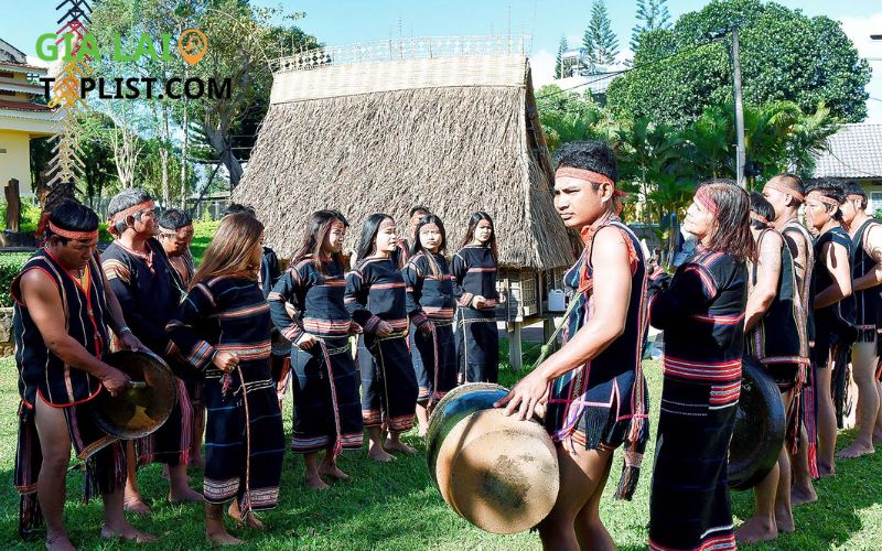 Trang phục truyền thống người Jrai